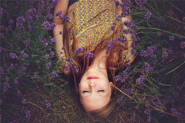 梦见家里长草 周公解梦梦到家里长草是什么意思 做梦梦见家里长草好不好