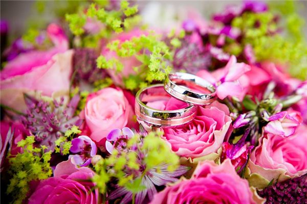 梦见送戒指 周公解梦梦到送戒指是什么意思 做梦梦见送戒指好不好