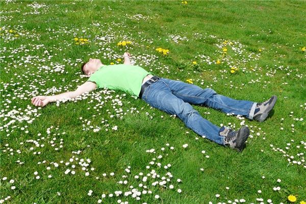 孕妇梦见死去的人 周公解梦 孕妇梦见死去的人是什么意思 孕妇梦见死去的人好不好