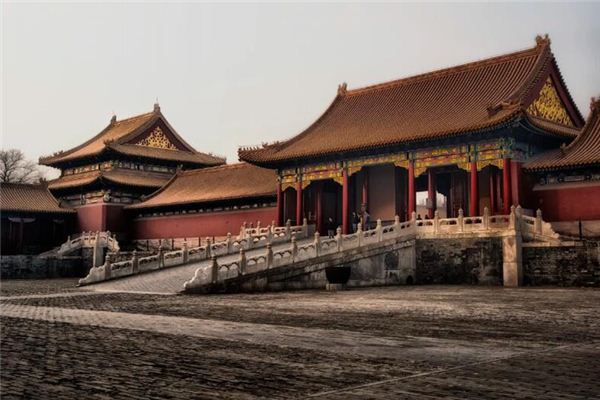 梦见官府 周公解梦梦到官府是什么意思 做梦梦见官府好不好