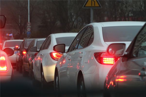 梦见交通堵塞 周公解梦梦到交通堵塞是什么意思 做梦梦见交通堵塞好不好