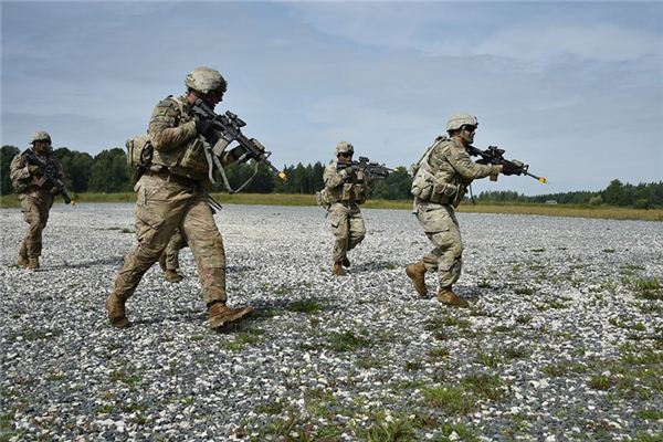 梦见军队 周公解梦梦到军队是什么意思 做梦梦见军队好不好
