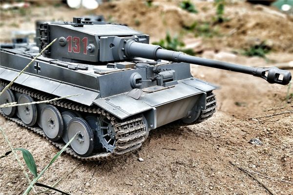 梦见坦克 周公解梦梦到坦克是什么意思 做梦梦见坦克好不好