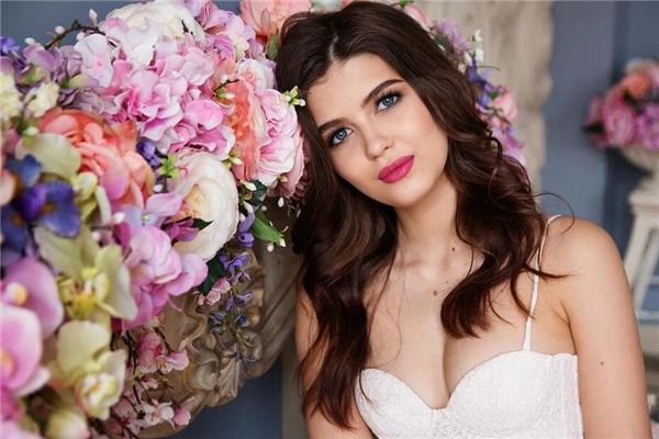 梦见久未见面的人 周公解梦梦到久未见面的人是什么意思 做梦梦见久未见面的人好不好