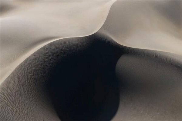 梦见沙土下陷 周公解梦梦到沙土下陷是什么意思 做梦梦见沙土下陷好不好