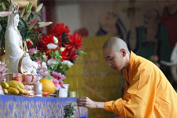 梦见庙里拜神 周公解梦梦到庙里拜神是什么意思 做梦梦见庙里拜神好不好