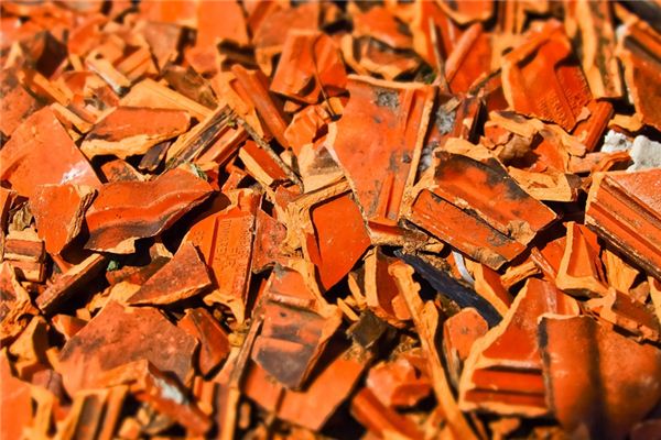 梦见碎片 周公解梦梦到碎片是什么意思 做梦梦见碎片好不好