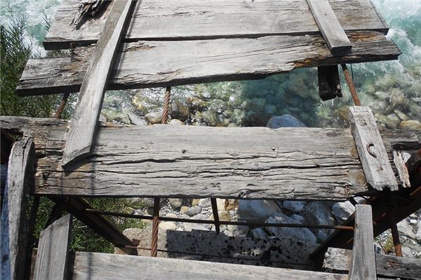 梦见桥断了 周公解梦梦到桥断了是什么意思 做梦梦见桥断了好不好