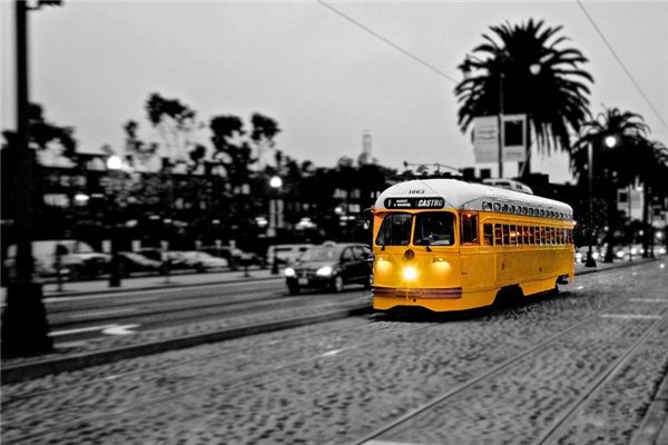 梦见车声 周公解梦梦到车声是什么意思 做梦梦见车声好不好