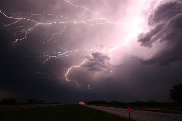 梦见天暗无光 周公解梦梦到天暗无光是什么意思 做梦梦见天暗无光好不好