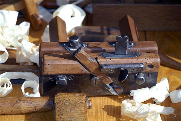 梦见刨子 周公解梦梦到刨子是什么意思 做梦梦见刨子好不好