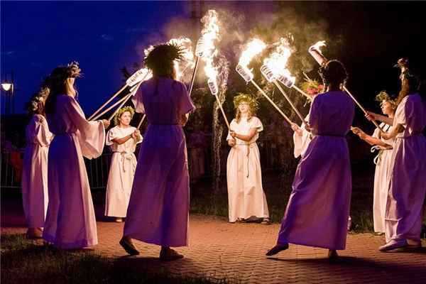 梦见火把节 周公解梦梦到火把节是什么意思 做梦梦见火把节好不好