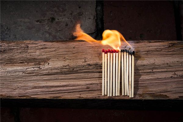 梦见燃烧 周公解梦梦到燃烧是什么意思 做梦梦见燃烧好不好