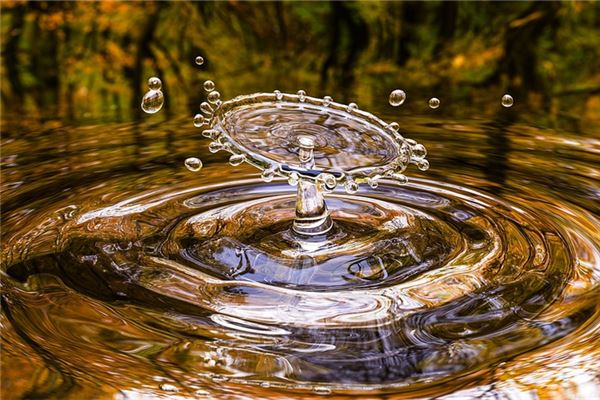 梦见挑水 周公解梦梦到挑水是什么意思 做梦梦见挑水好不好