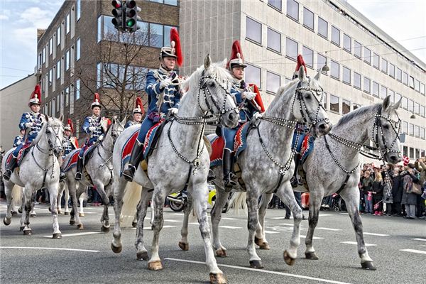 梦见队伍 周公解梦梦到队伍是什么意思 做梦梦见队伍好不好
