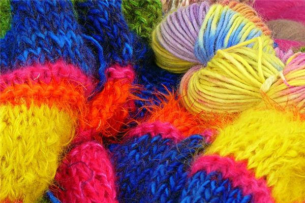 梦见打毛衣 周公<font color='red'>解梦</font>梦到打毛衣是什么意思 做梦梦见打毛衣好不好