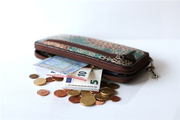 梦见买钱包 周公解梦梦到买钱包是什么意思 做梦梦见买钱包好不好