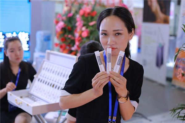 梦见美容师 周公解梦梦到美容师是什么意思 做梦梦见美容师好不好