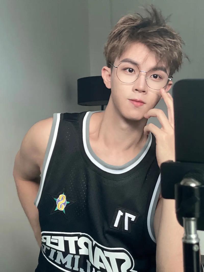 天秤座都喜欢帅哥吗<font color='red'>男生</font> 帅哥微信二维码图天秤座